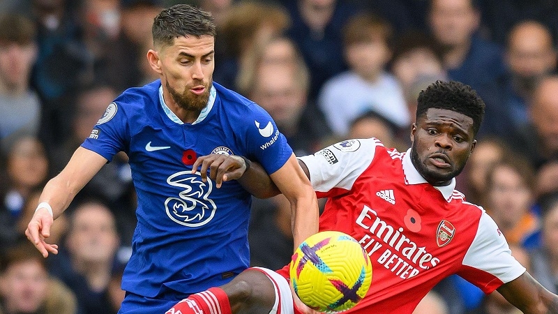 Arsenal dốc sức tìm người san sẻ với Partey