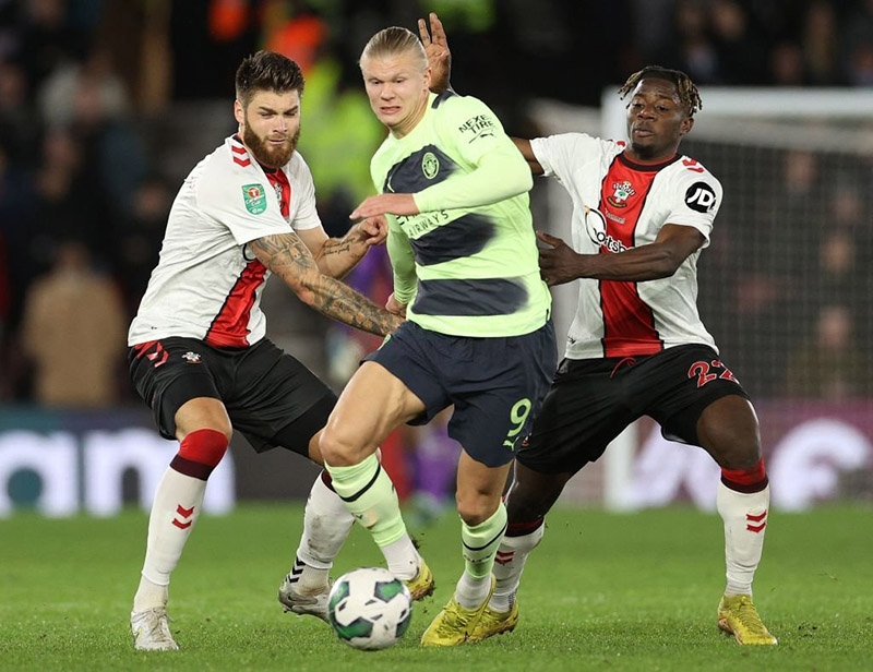 Man City bất lực trong việc tìm bàn gỡ