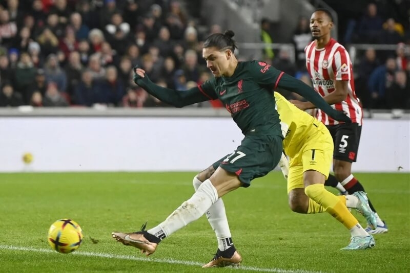 Nunez bị chê dứt điểm thiếu sắc bén