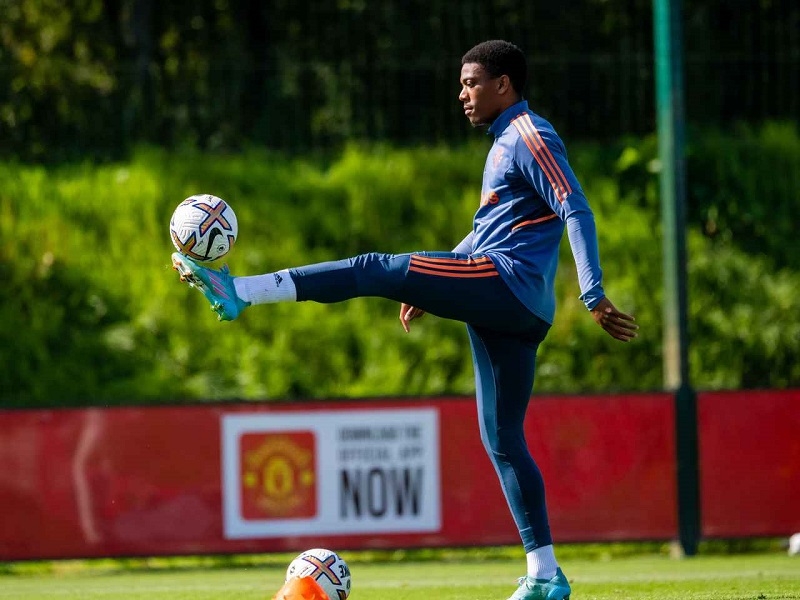 Ten Hag ca ngợi sự chăm chỉ tập luyện của Martial