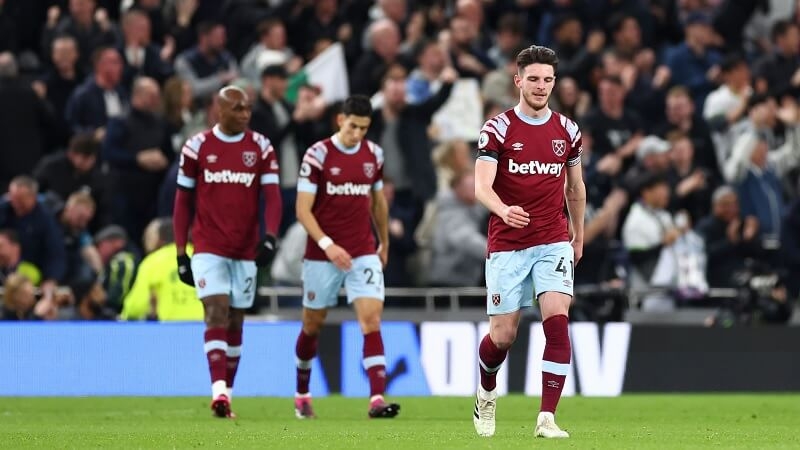 West Ham rơi xuống nhóm đèn đỏ sau trận thua