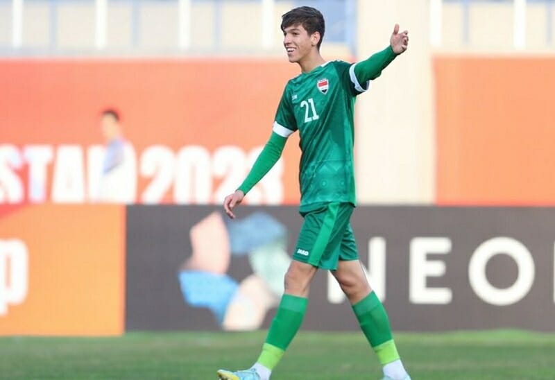 Abdulkareem có mặt đúng chỗ để mở tỷ số của trận đấu