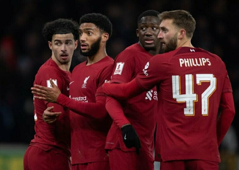 Liverpool chia tay 1 trung vệ hè này