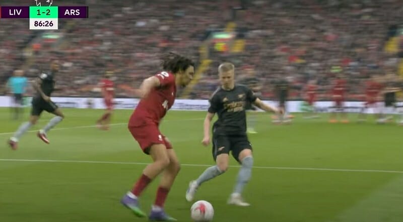 Zinchenko thất bại trước Trent đánh bại ngay trước khi Arteta kịp thay người