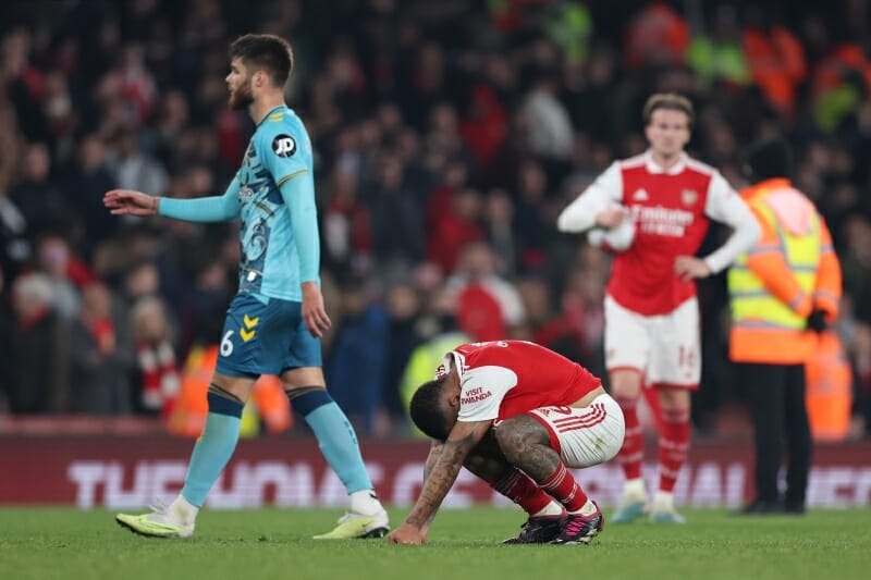 Arsenal suýt thua Southampton ở trận gần nhất