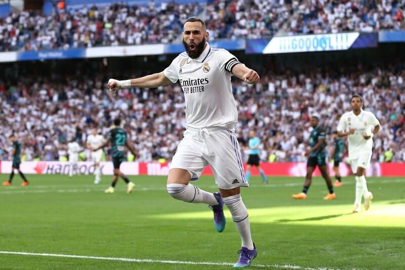Benzema có hiệp đấu tưng bừng