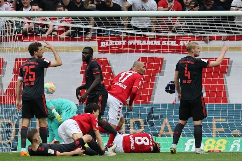 Mainz tụt dốc kể từ sau khi đánh bại Bayern