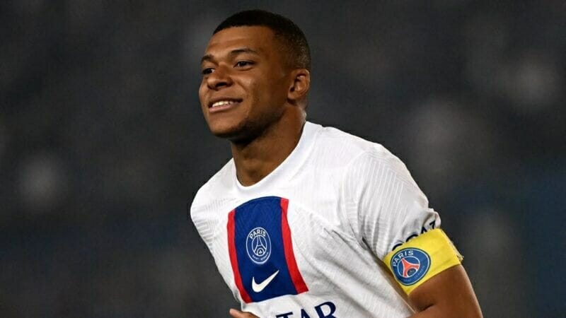 Lên đỉnh Ligue 1, Mbappe cam kết tương lai với PSG
