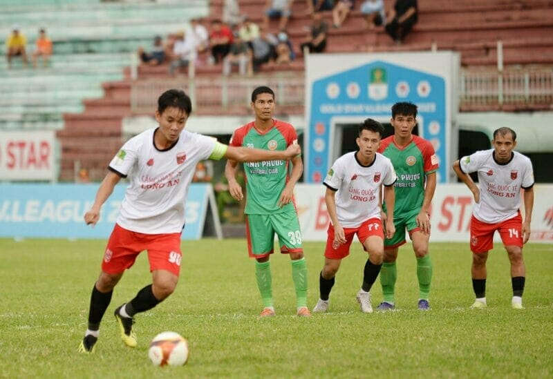 Bình Phước nhận thất bại 2-3 trước Long An ở vòng gần nhất (Ảnh: VPF)