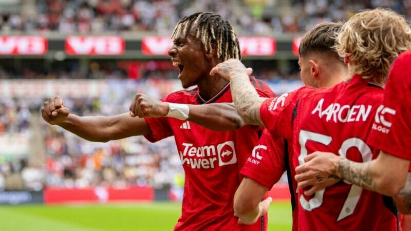 Làn gió trẻ là yếu tố giúp Man United có chiến thắng nhẹ nhàng trước Leeds United