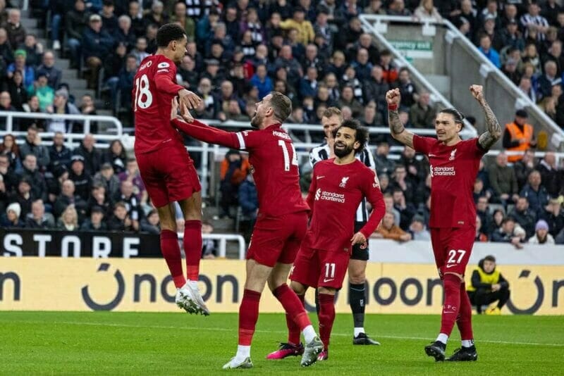 Liverpool là đối thủ rất kỵ của Newcastle.