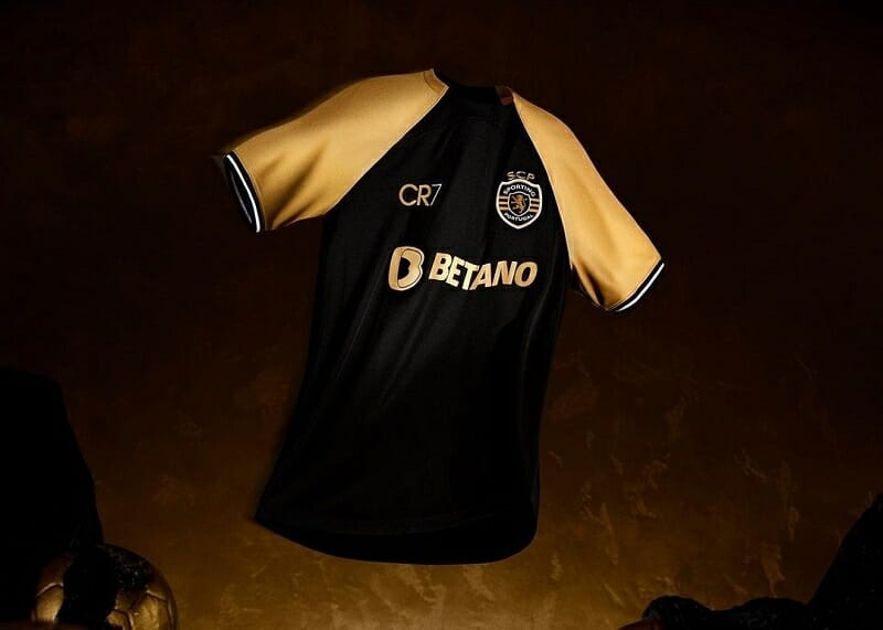 Mẫu áo thứ ba của Sporting Lisbon mang tính vinh danh Ronaldo.