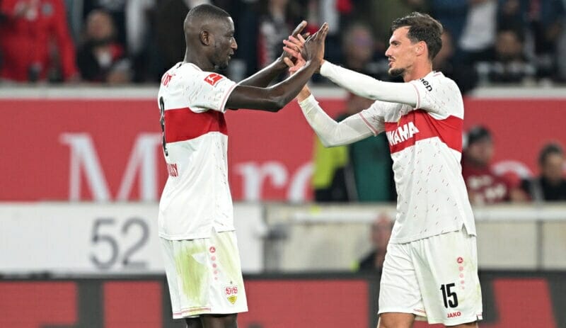 Stuttgart tạm vươn lên dẫn đầu Bundesliga