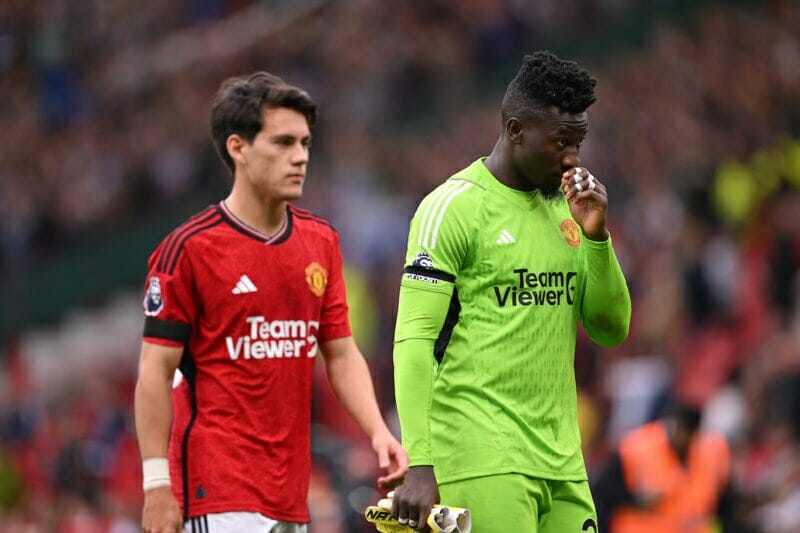 Man United chìm sâu vào khủng hoảng