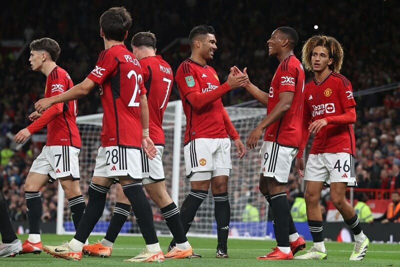 Casemiro và Martial đều ghi bàn trong trận thắng 3-0.