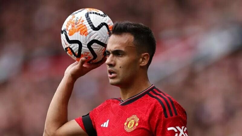 Casemiro giúp Reguilon hòa nhập với Man United