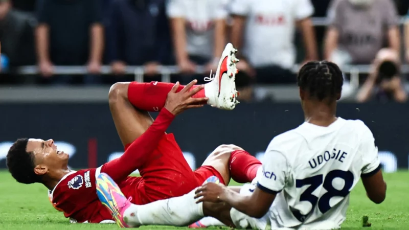 Gakpo chấn thương không nhẹ, Liverpool khốn khổ chồng chất