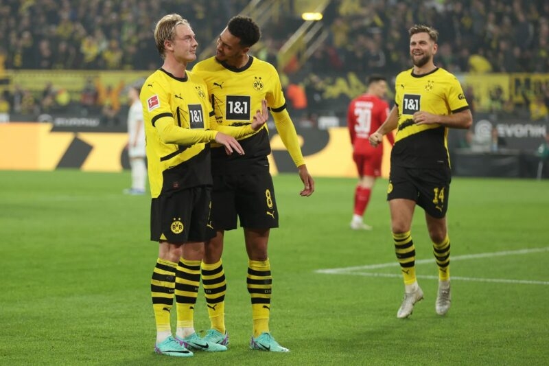 Dortmund vẫn đang thăng hoa tại Bundesliga