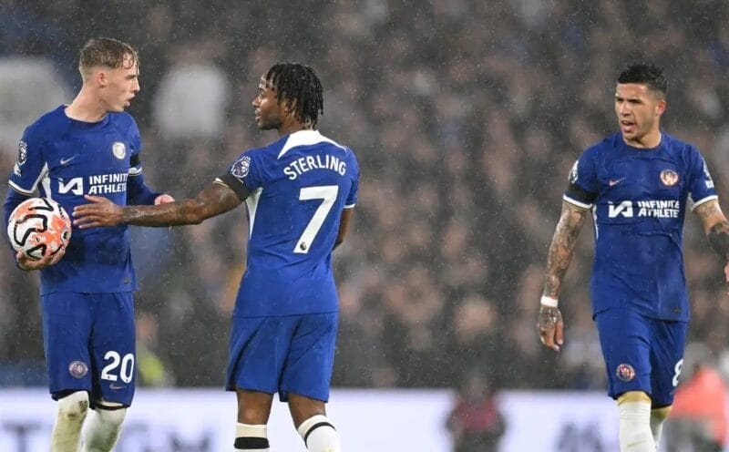 Tình huống tranh chấp giữa Palmer và Sterling