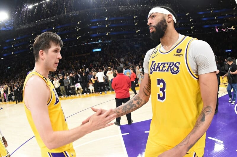 Davis và Reaves là tài sản quý giá của Lakers