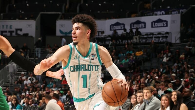 LaMelo Ball khó kéo nổi tập thể trẻ măng của Hornets