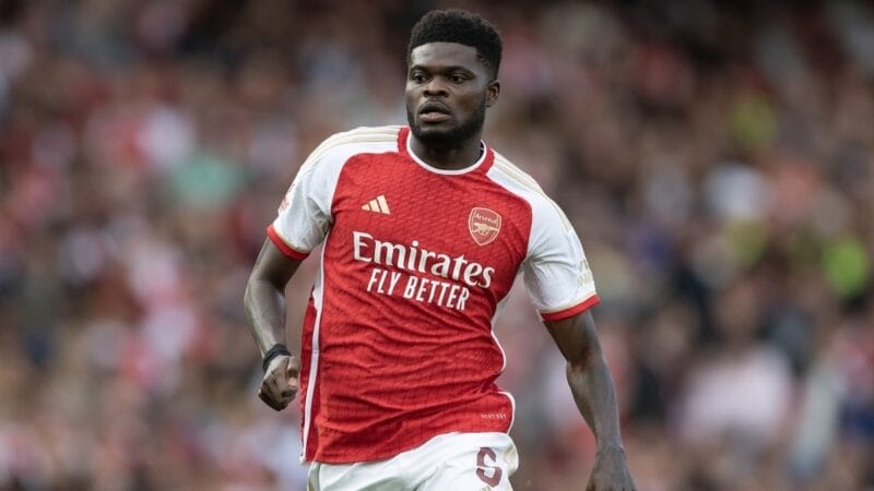 Sao Arsenal cân nhắc tương lai nếu tiếp tục dự bị