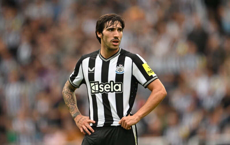 Sandro Tonali đối mặt án phạt rất nặng với nghi án cá cược.