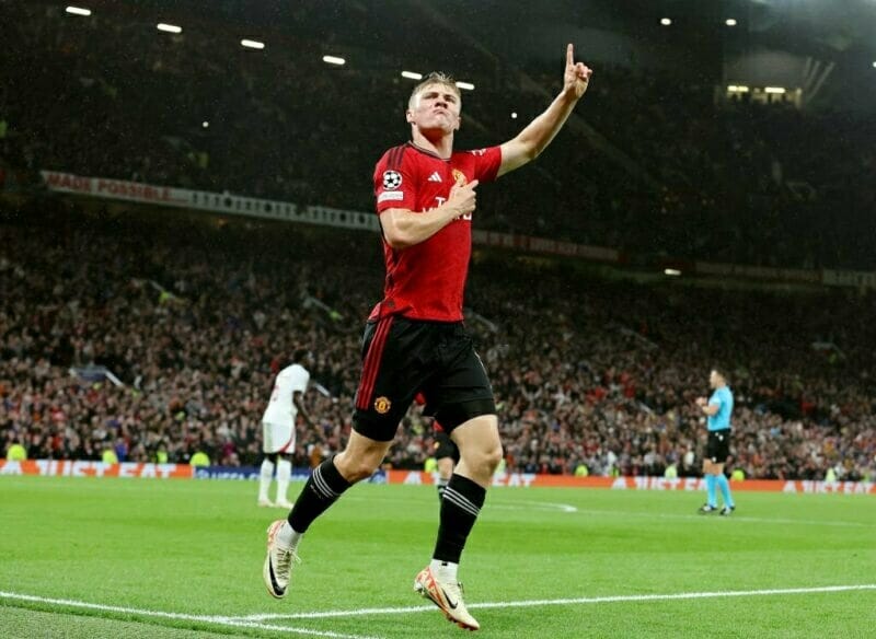 Cú đúp của chân sút người Đan Mạch không đủ cứu MU