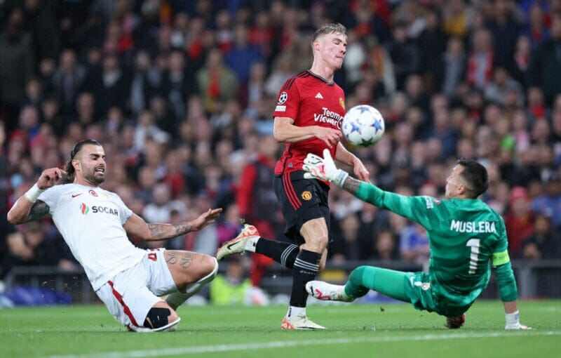 Pha làm bàn đẳng cáp của Hojlund