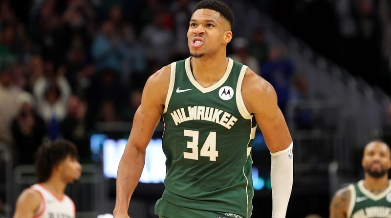 Giannis Antetokounmpo tâm sự sau màn ngược dòng thần sầu của Bucks