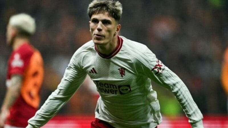 Garnacho mở tỷ số từ sớm cho đội khách