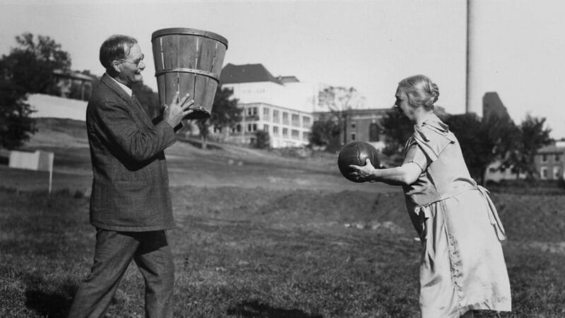 Môn bóng rổ ra đời tại đâu? Năm nào? Do ai sáng lập ra?