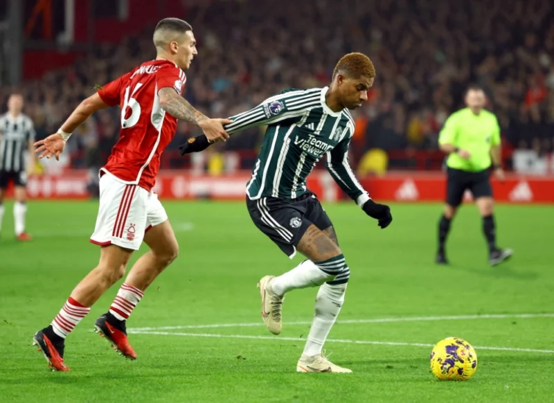 Neville: ‘Các cầu thủ MU không muốn thi đấu vì Ten Hag’