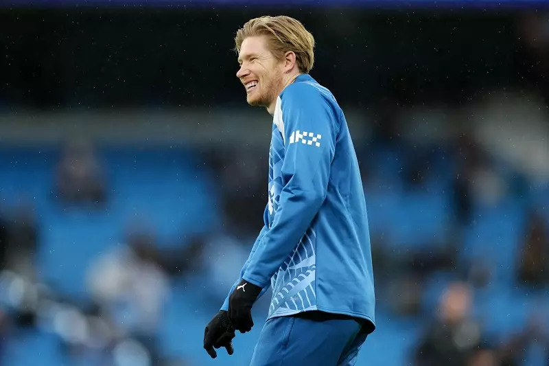 Kevin De Bruyne vẫn chưa thể vào sân thi đấu.