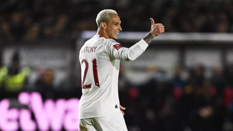 Hojlund chấn thương, ai sẽ lĩnh xướng hàng công Man United?