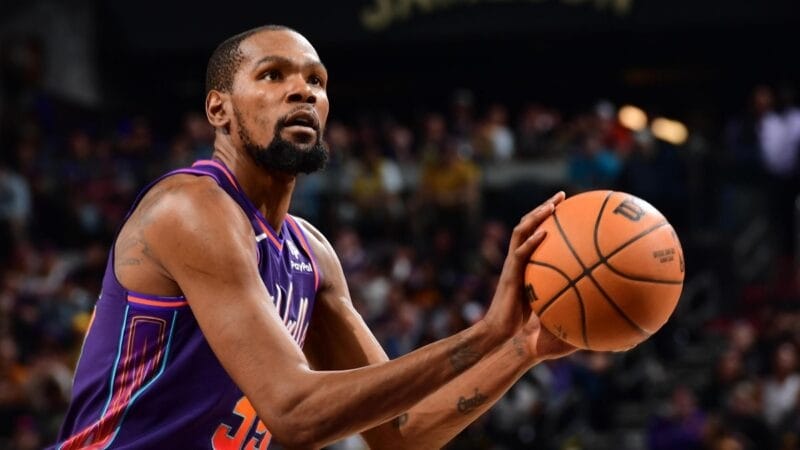 Kevin Durant bị chê lãnh đạo kém, đồng đội lên tiếng bênh vực