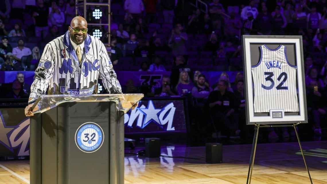 Shaquille O’Neal cùng chiếc áo số 32 đã làm nên tên tuổi trong màu áo Orlando Magic.