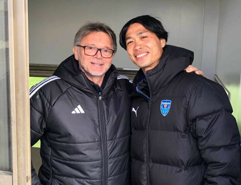 HLV Philippe Troussier gặp tiền đạo Nguyễn Công Phượng tại Nhật Bản.