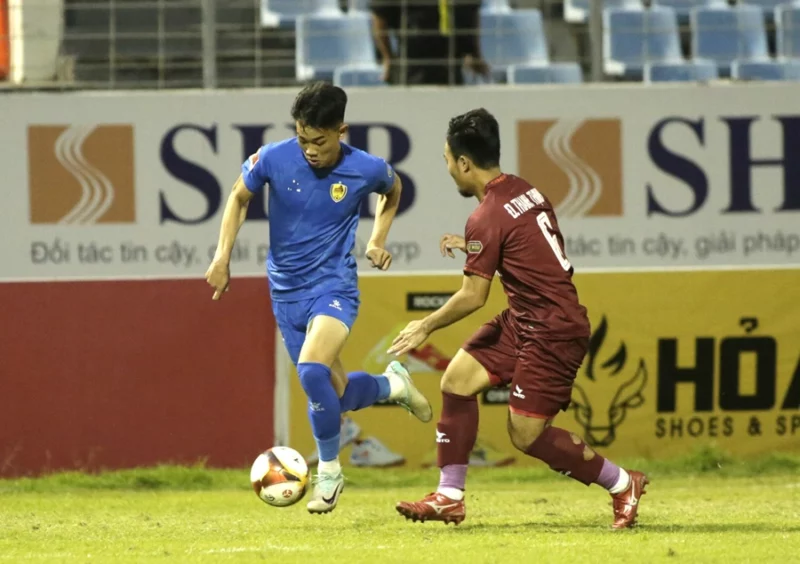 Đình Bắc được chơi ở hiệp hai trận gặp Bình Định (Ảnh: Webthethao).