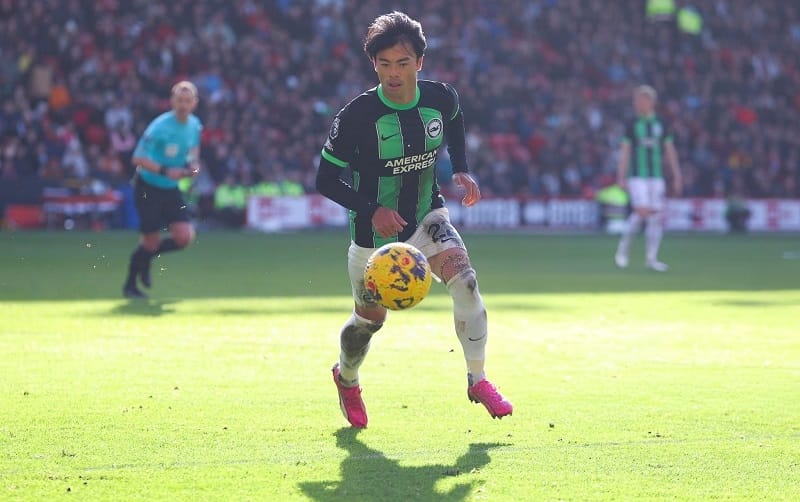 Kaoru Mitoma không thi đấu nhiều ở mùa này do chấn thương.