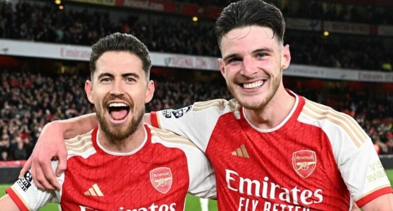 Rice ‘cháy’ khi không đá trụ: Công của Ben White nhưng lớn nhất là ở Jorginho!