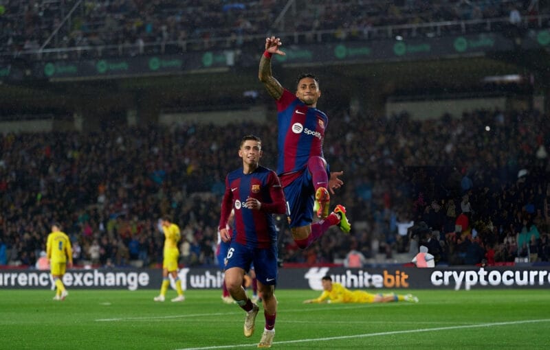 Raphinha phá vỡ thế bế tắc cho Barcelona.