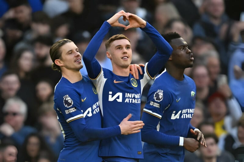 Cole Palmer giúp Chelsea vươn lên dẫn trước ở cuối hiệp 1 (Ảnh: Getty).