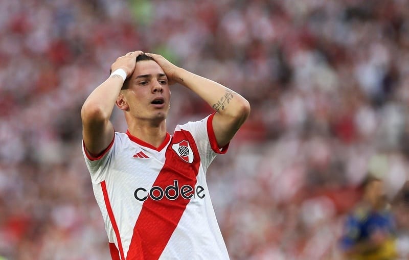 Mastantuono đang nhận được sự quan tâm của Real Madrid và PSG.