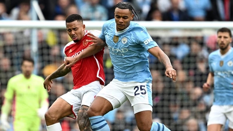 Man City vs Arsenal chia điểm