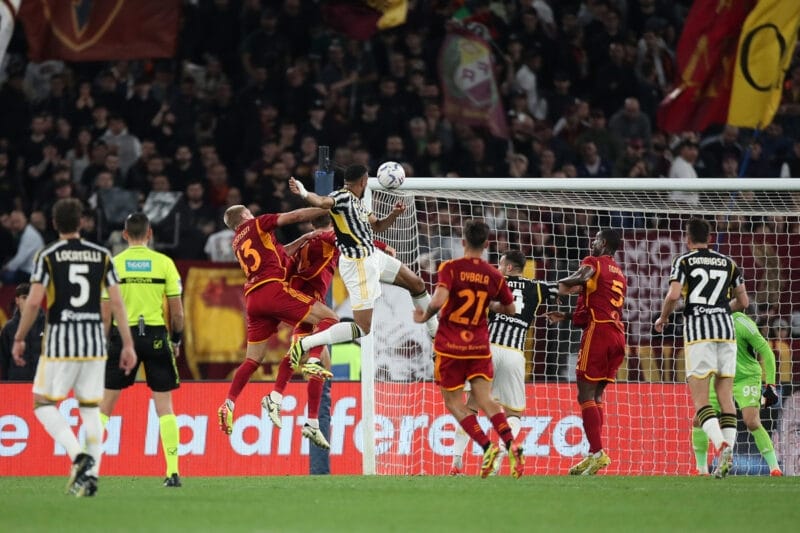 Bremer giật lại 1 điểm cho các vị khách