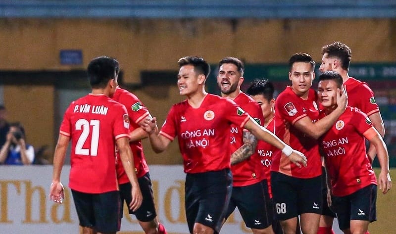 CAHN bị bỏ lại trong cuộc đua vô địch (Ảnh: Công An Hà Nội FC).