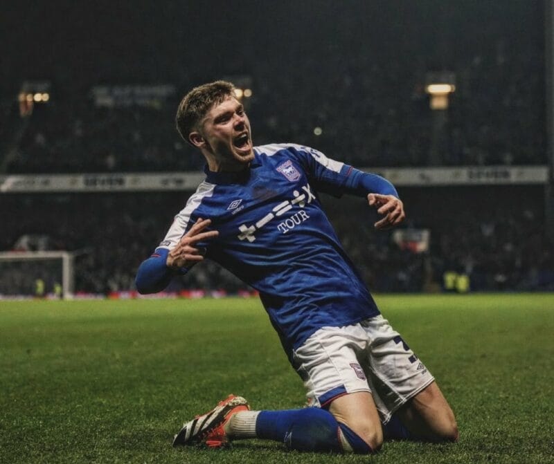 Leif Davis là cầu thủ rất đáng xem ở Premier League mùa sau.