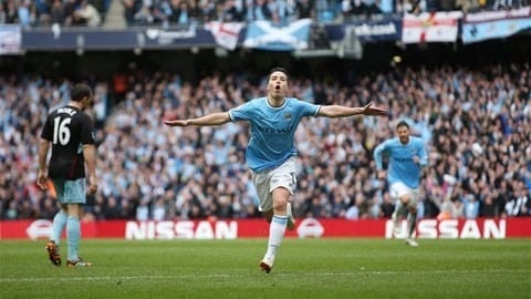 Man City đánh bại West Ham để lên ngôi 10 năm trước