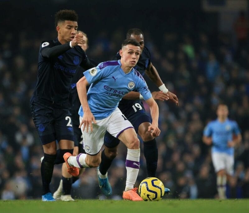 Rất khó để cướp bóng trong chân của Foden.